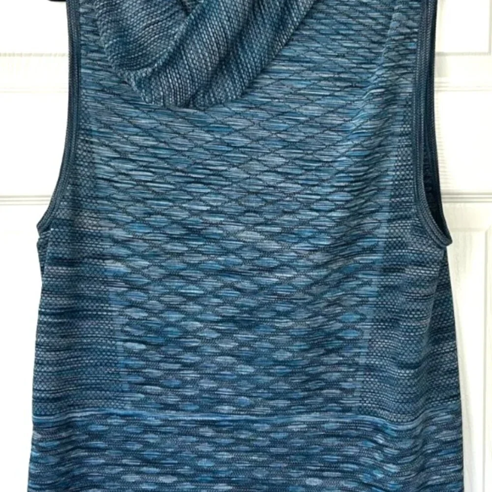 Under Armour Women’s Size Med Heat Gear Loose Hoodie Sleeveless Athletic Top - Picture 5 of 6